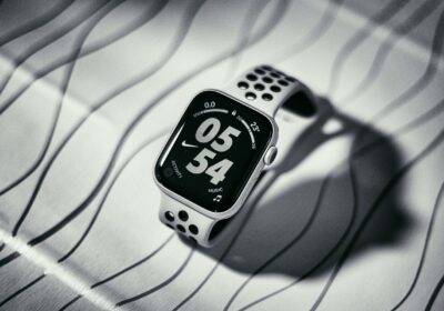 Smart Wearables in 2026: What They Actually Measure and Whether to Buy One